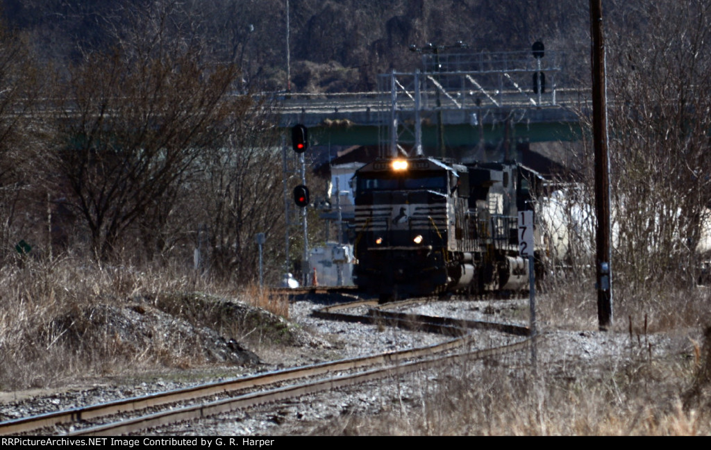NS yard job E19 passes underneath the Carter Glass (US business 29) with interchange cars for CSX